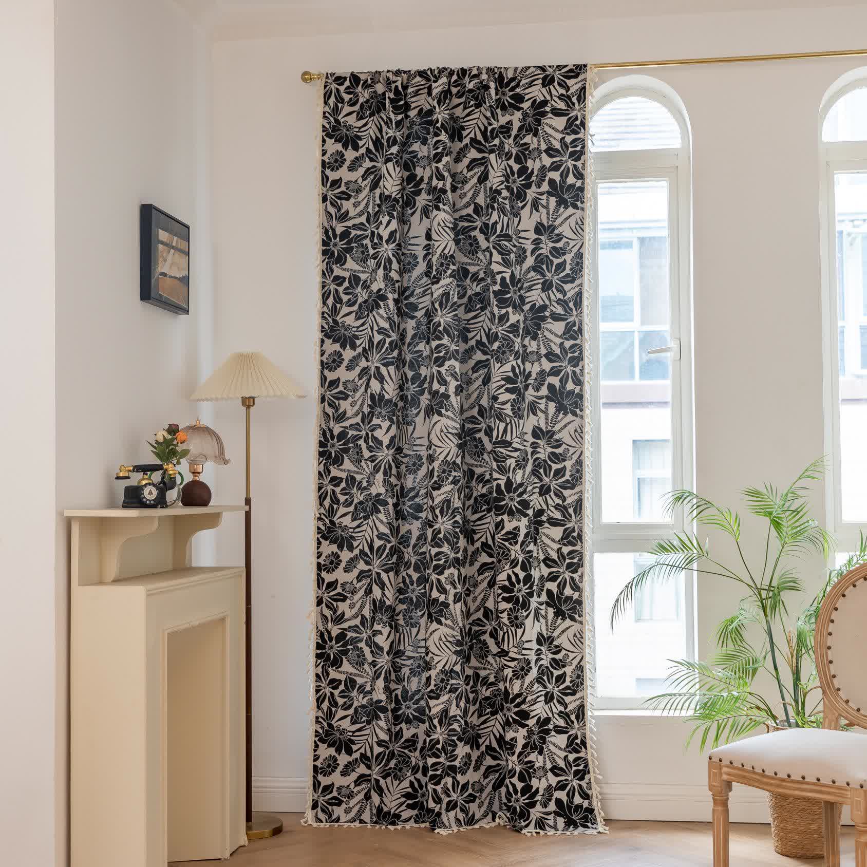 Tenda vintage con nappe floreali nere - image 2