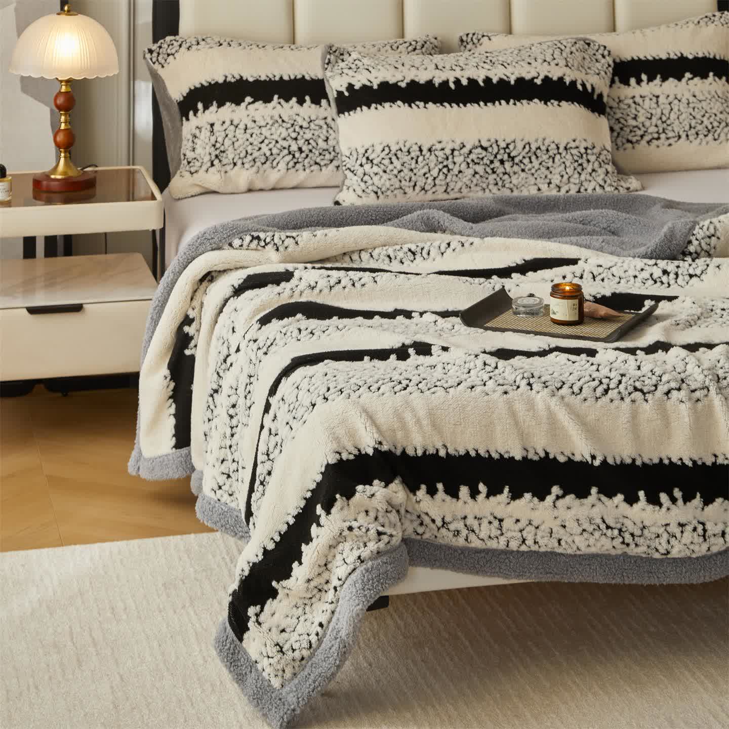 Coperta Sherpa a doppio strato con stampa a righe - image 4