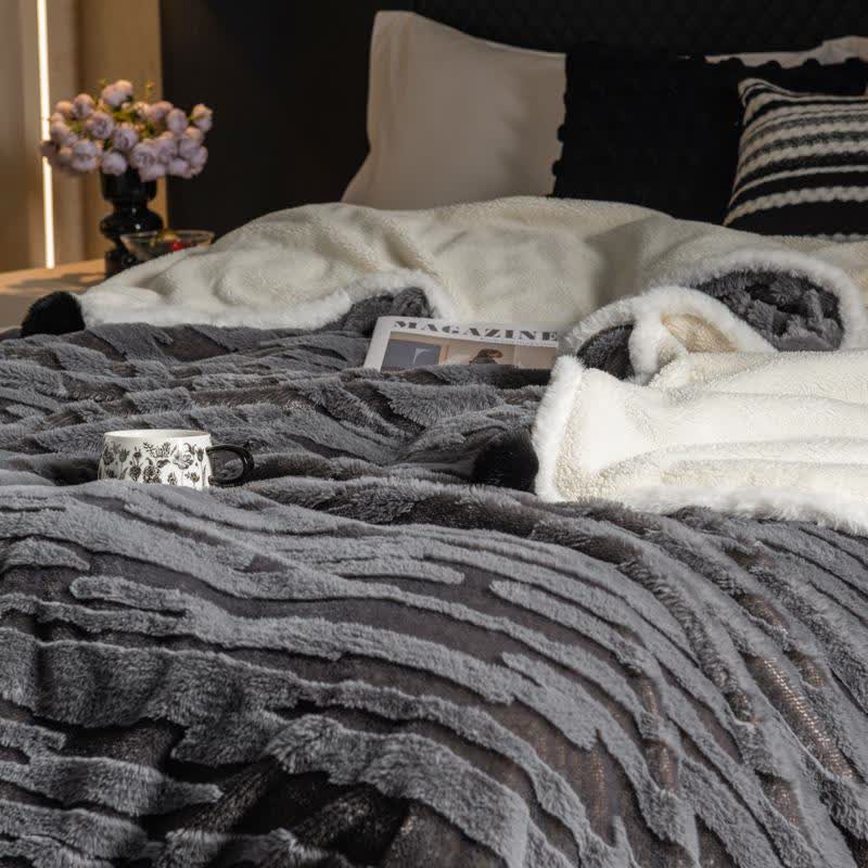 Coperta jacquard a righe testurizzate - image 3