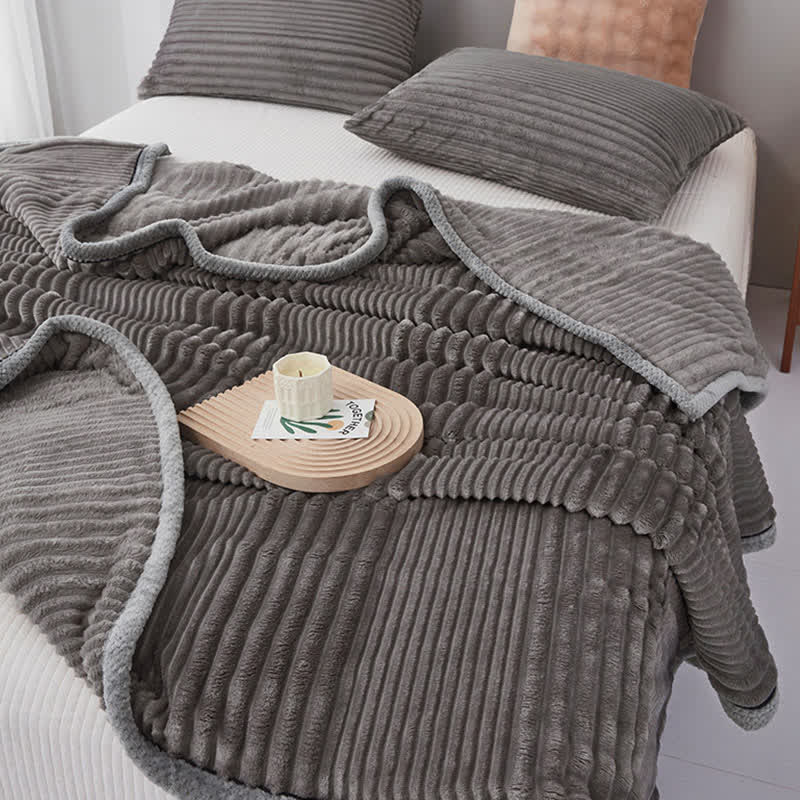 Coperta in peluche a righe tinta unita - image 19