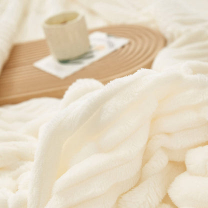Coperta in peluche a righe tinta unita - image 9