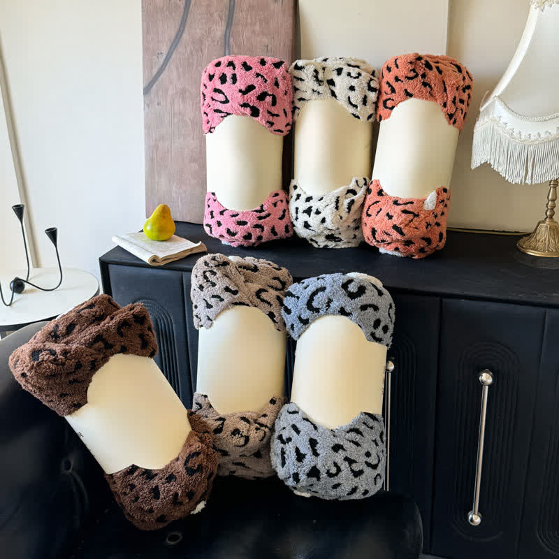 Coperta in sherpa jacquard leopardata - image 3