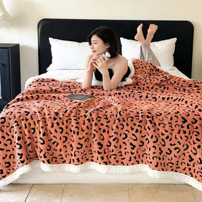 Coperta in sherpa jacquard leopardata - image 13