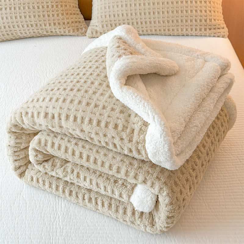 Coperta in sherpa con motivo a nido d'ape - image 6