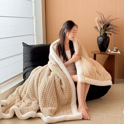 Coperta in sherpa con motivo a nido d'ape - image 4