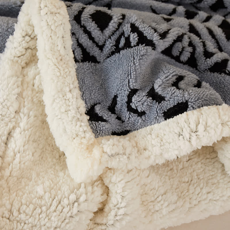 Coperta calda in jacquard a righe e diamanti - image 13