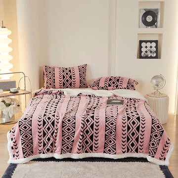 Coperta calda in jacquard a righe e diamanti - Rosa - Matrimoniale - image 1