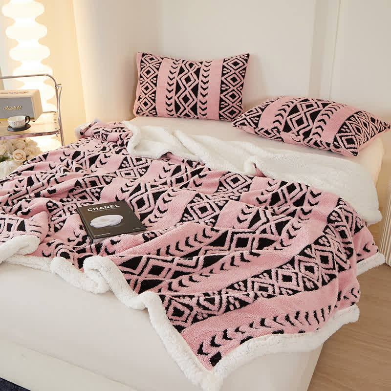 Coperta calda in jacquard a righe e diamanti - image 5