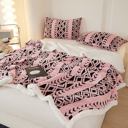 Coperta calda in jacquard a righe e diamanti - image 5