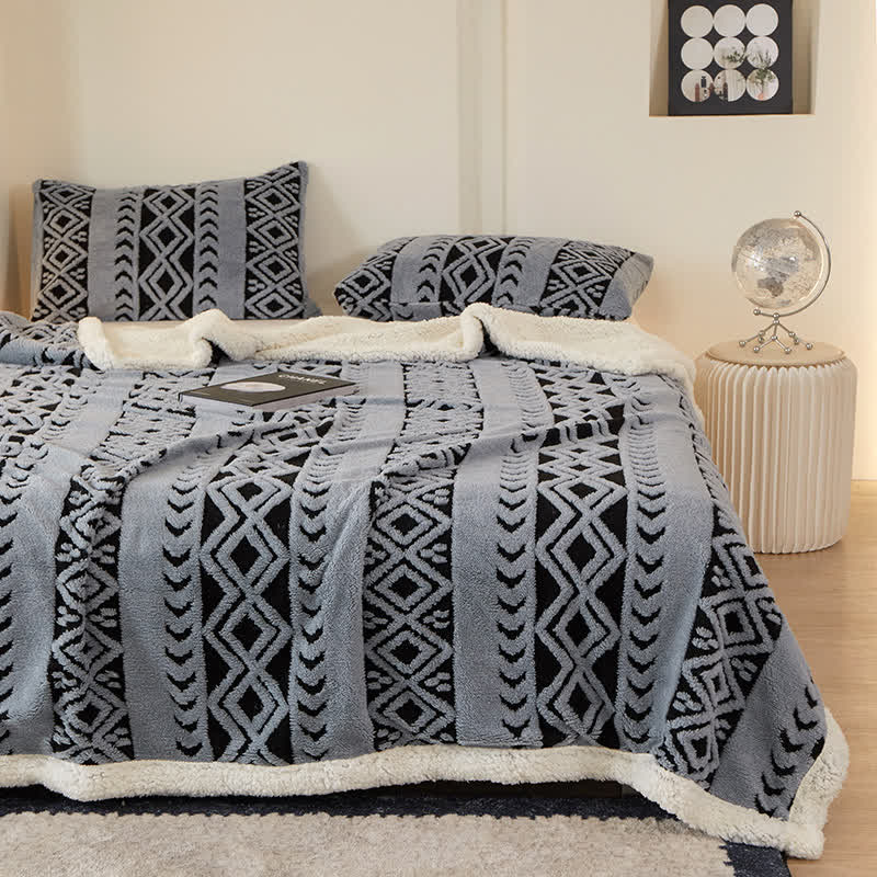 Coperta calda in jacquard a righe e diamanti - image 11