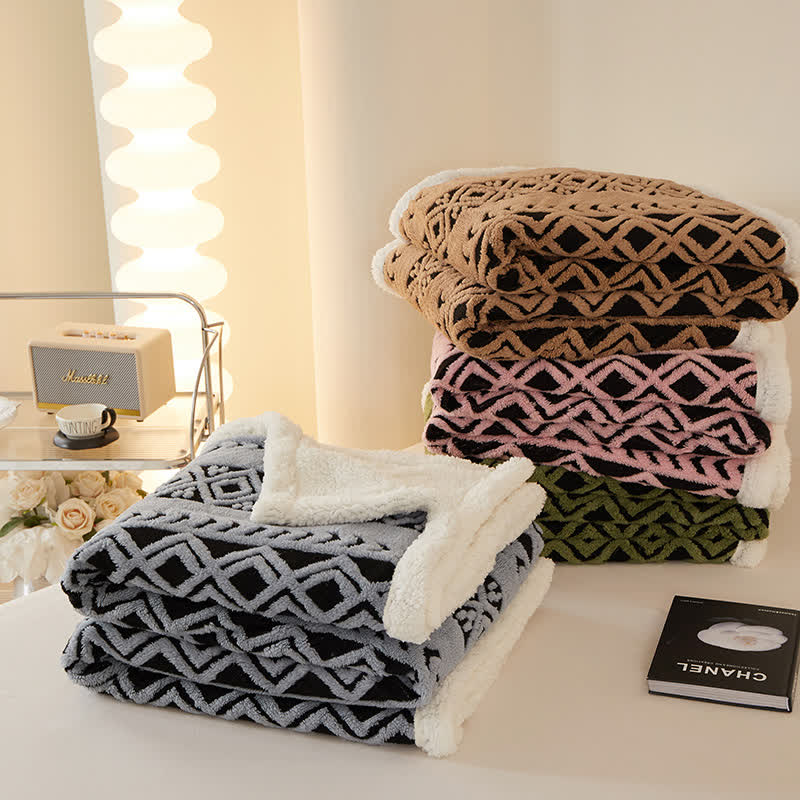 Coperta calda in jacquard a righe e diamanti - image 2
