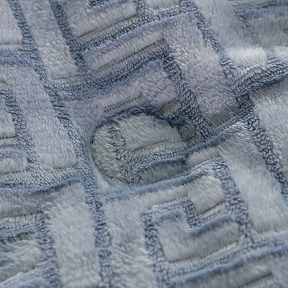 Coperta Sherpa con motivo geometrico in rilievo - image 10