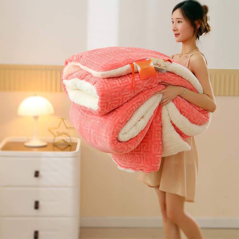 Coperta Sherpa con motivo geometrico in rilievo - image 15