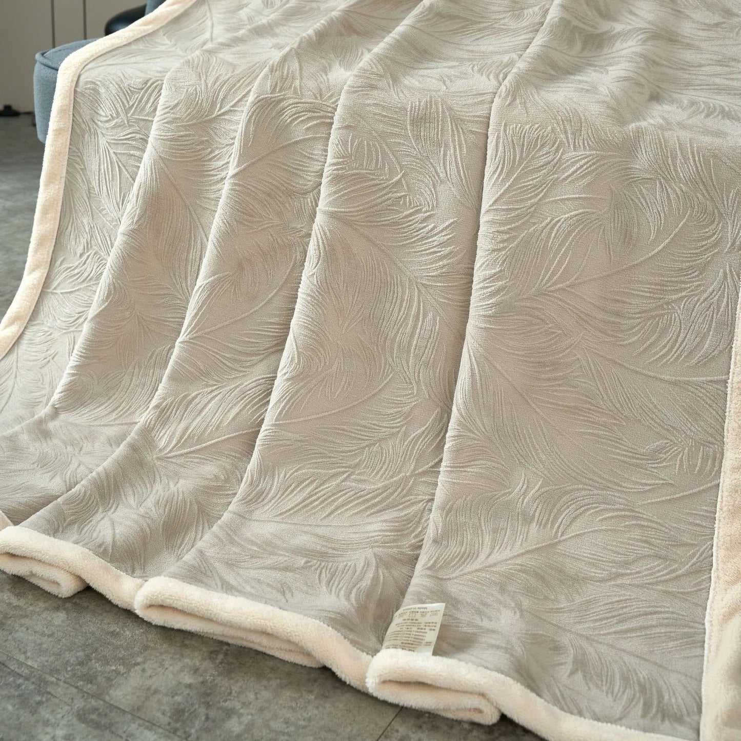 Coperta calda con trama a foglia - image 19