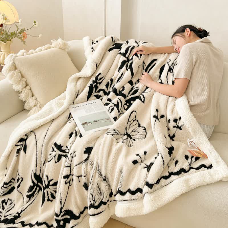 Coperta calda con motivo a farfalla e foglie botaniche - image 7