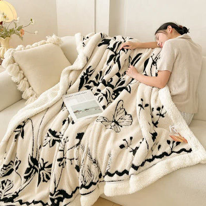 Coperta calda con motivo a farfalla e foglie botaniche - image 7