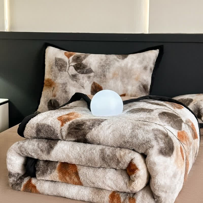 Coperta reversibile con stampa a foglie - image 4