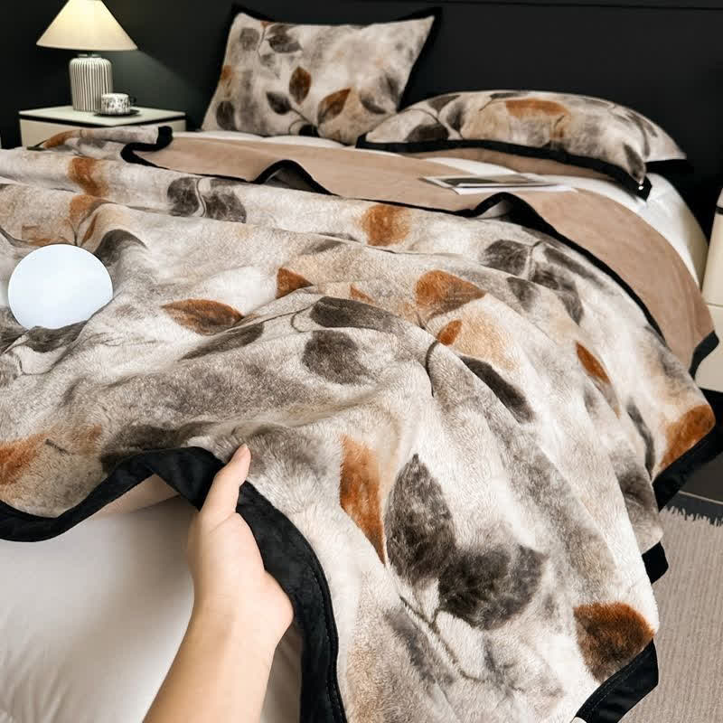 Coperta reversibile con stampa a foglie - image 2