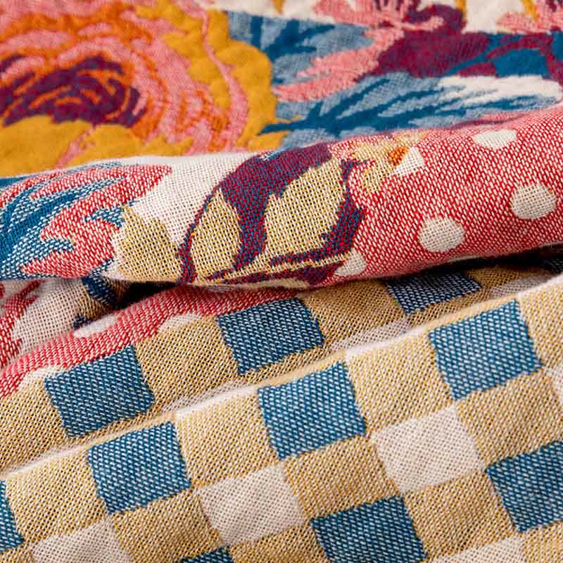 Trapunta in garza di cotone naturale con motivo floreale patchwork - image 4