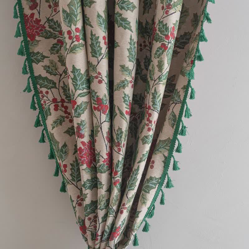 Tenda con nappe a forma di foglia di agrifoglio ispirata al Natale - image 6