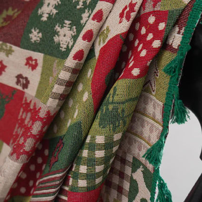 Tenda con nappe stampate e patchwork ispirate al Natale - image 7
