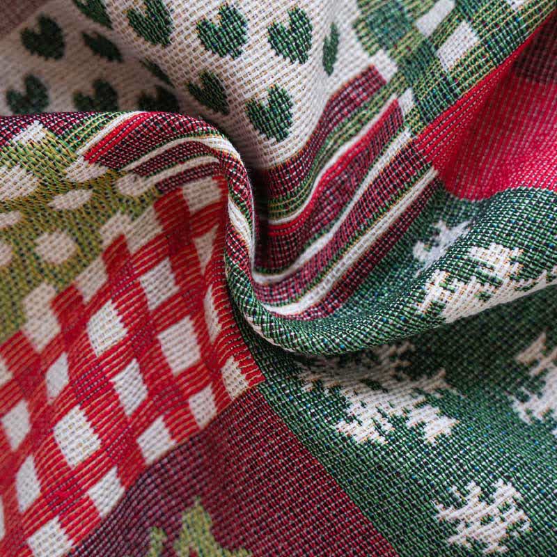 Tenda con nappe stampate e patchwork ispirate al Natale - image 8