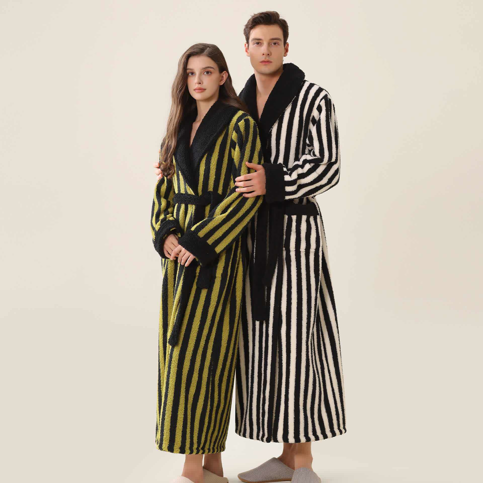 Accappatoio lungo caldo unisex in pile a righe - image 2