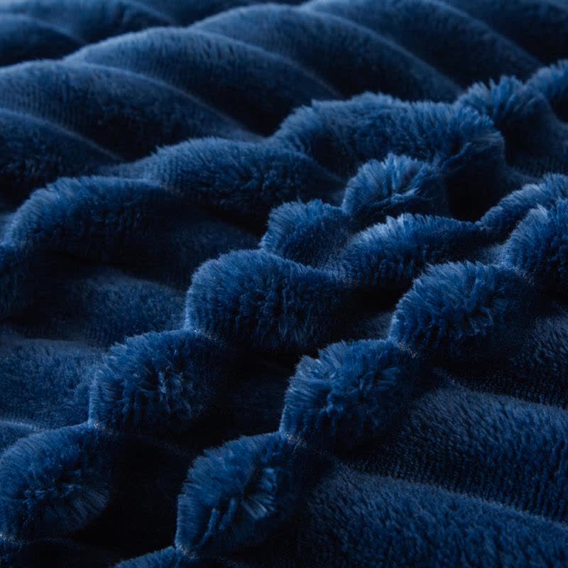 Coperta in peluche a coste tinta unita - image 9