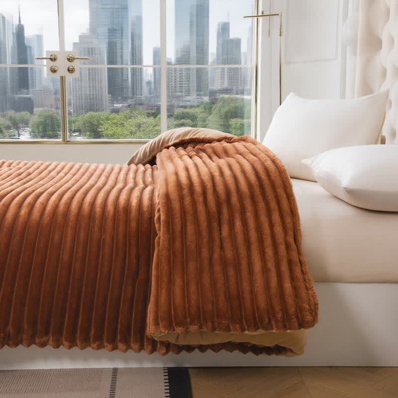 Coperta in peluche a coste tinta unita - image 15