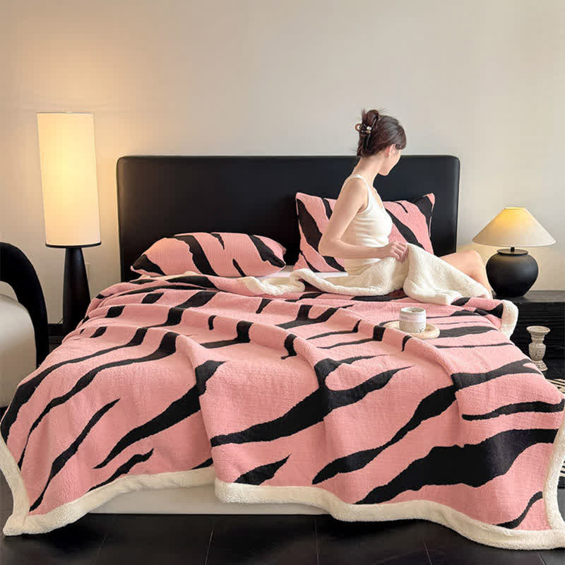 Coperta in jacquard Sherpa con stampa zebrata - Rosa - 2 federe - 48cm x 74cm - image 2