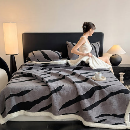 Coperta in jacquard Sherpa con stampa zebrata - Grigio - 2 federe - 48cm x 74cm - image 4