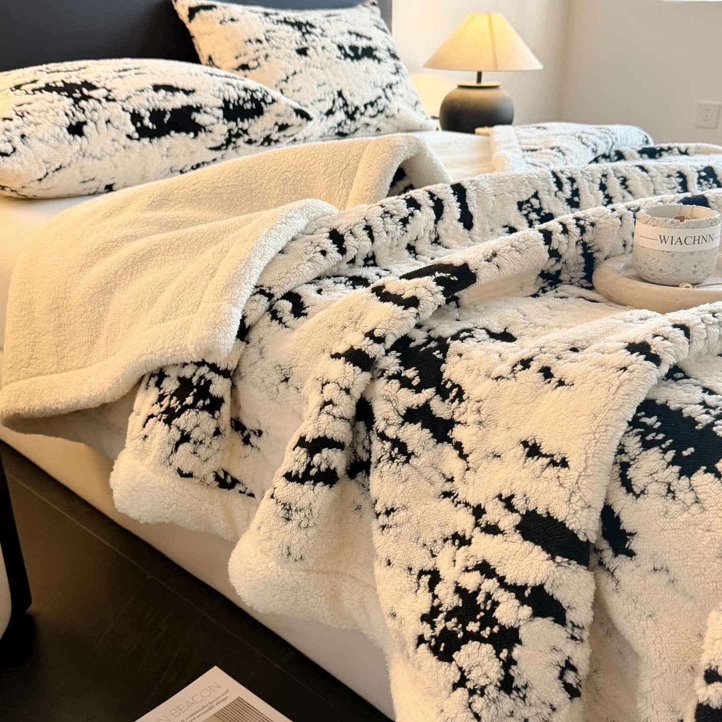 Coperta artistica in sherpa sfumato - Beige - 2 federe - 48cm x 74cm - image 12