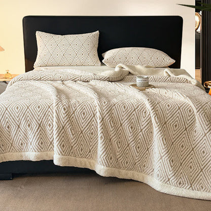 Coperta Sherpa in jacquard con motivo geometrico a rombi - image 4