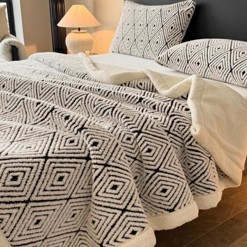 Coperta Sherpa in jacquard con motivo geometrico a rombi - image 1