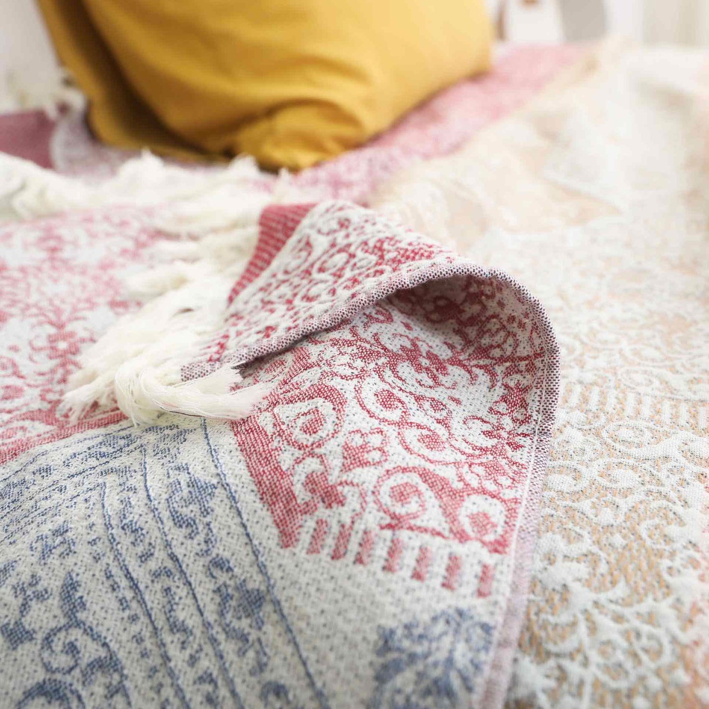 Trapunta in garza di cotone naturale con motivo etnico - image 4