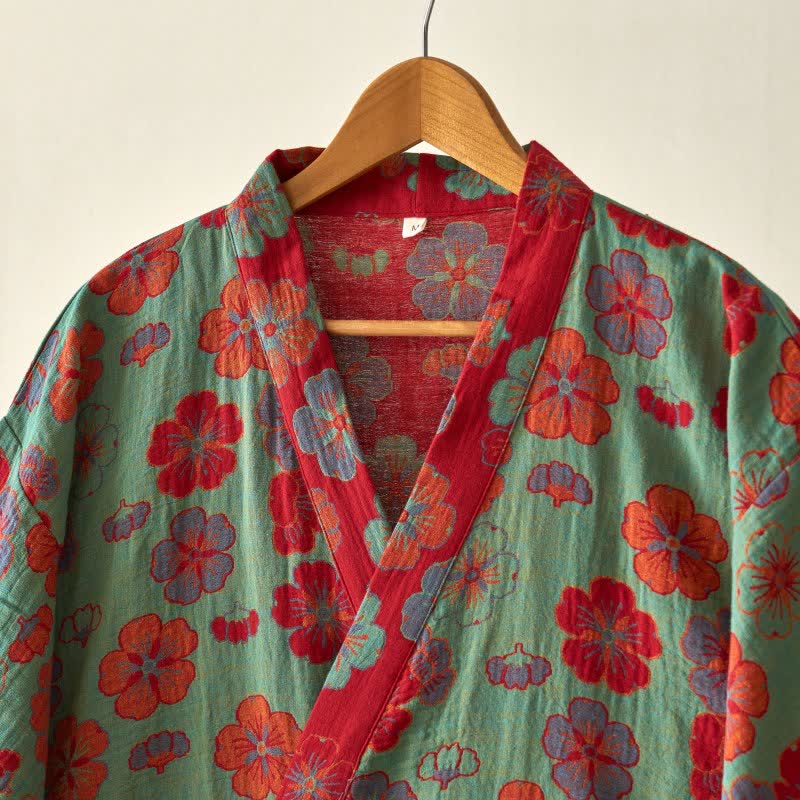 Kimono in garza di cotone con fiori di prugna - image 13