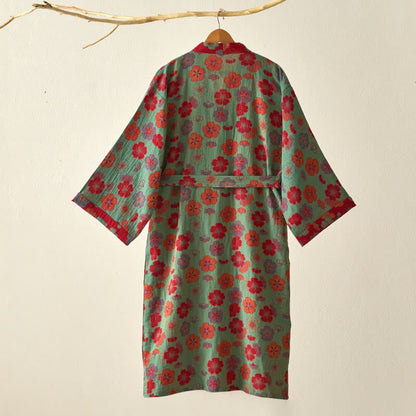Kimono in garza di cotone con fiori di prugna - image 12