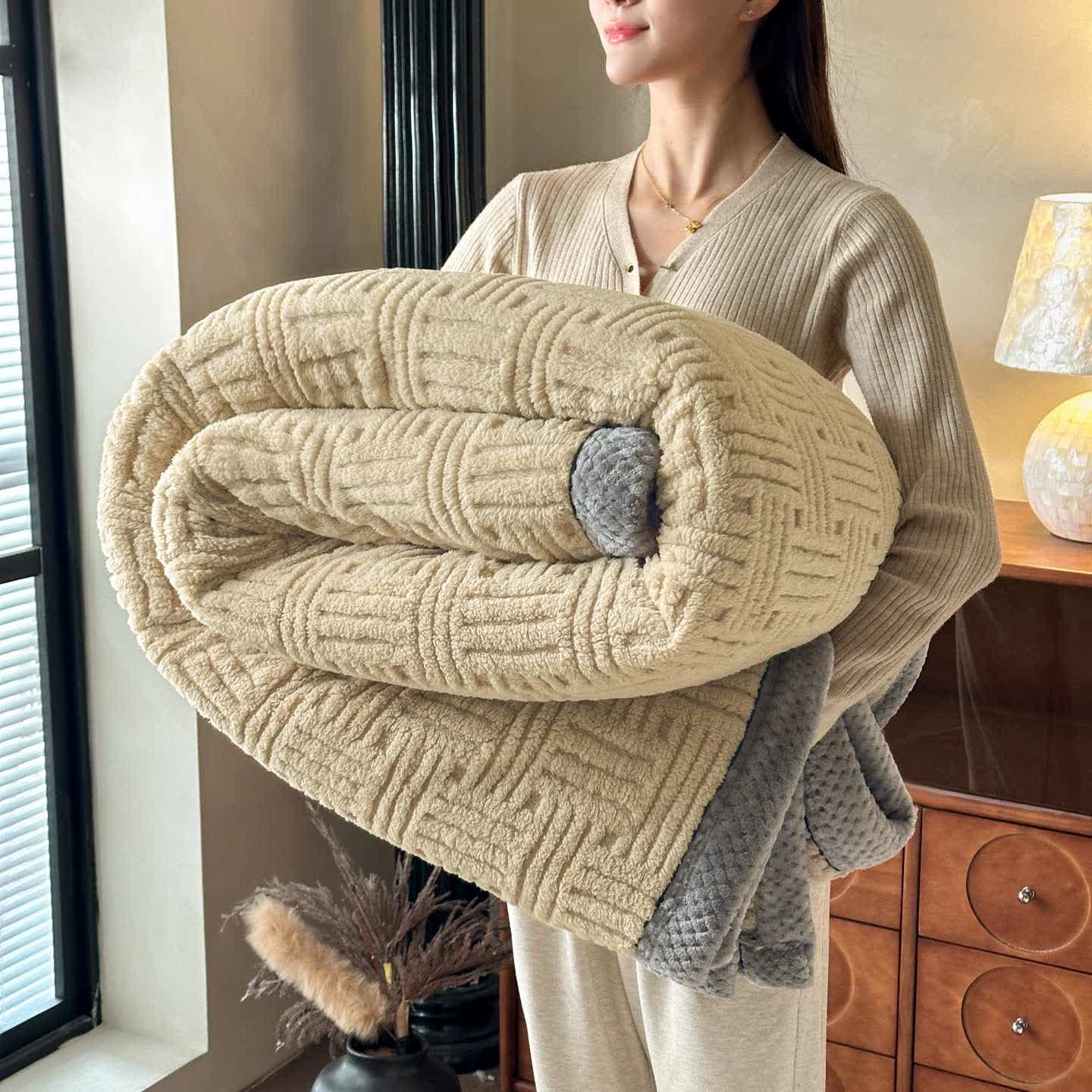 Coperta in peluche con bordi a contrasto in rilievo geometrico - Cachi - Matrimoniale - image 9