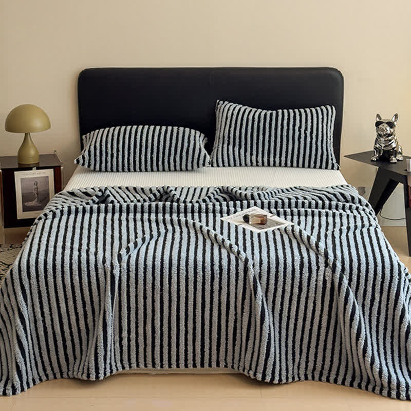 Coperta jacquard a righe in stile senza tempo - image 14