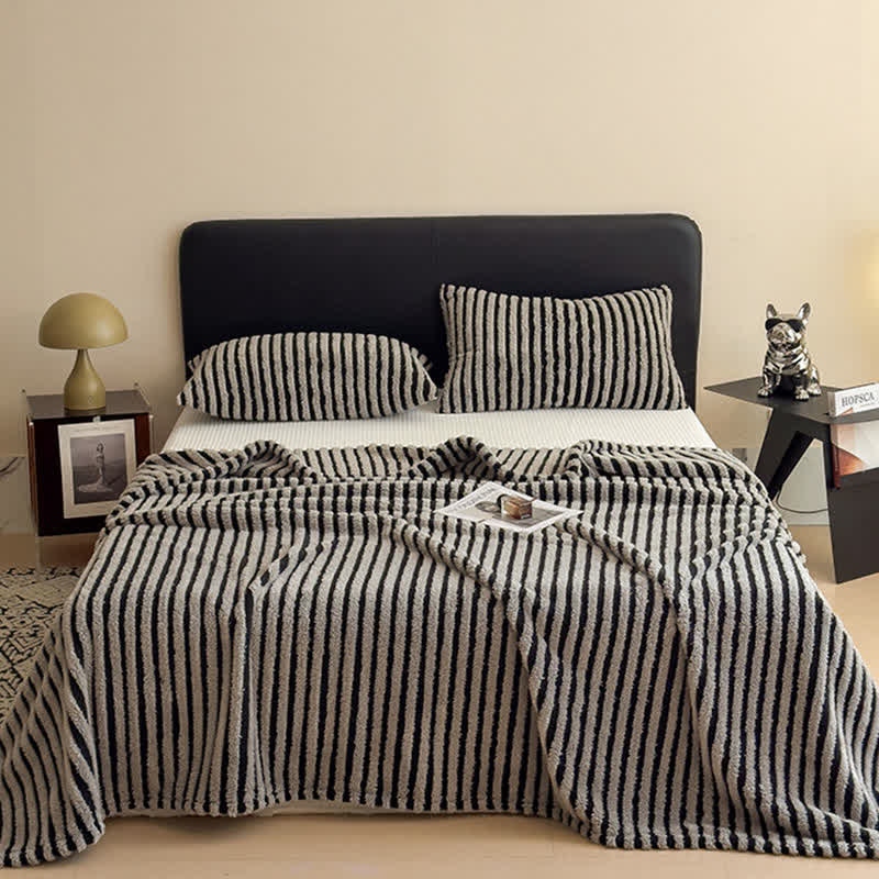 Coperta jacquard a righe in stile senza tempo - image 10