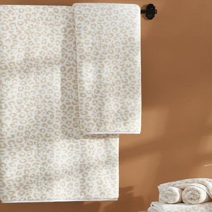 Set di asciugamani da bagno di lusso con stampa leopardata (confezione da 3) - image 1
