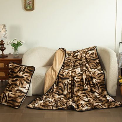 Coperta con lenzuolo con angoli in peluche a righe tigrate - image 1