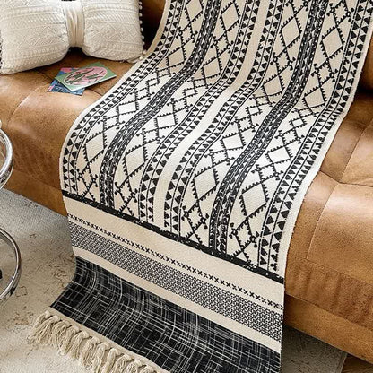 Tappetino in cotone e lino con nappe geometriche - image 3