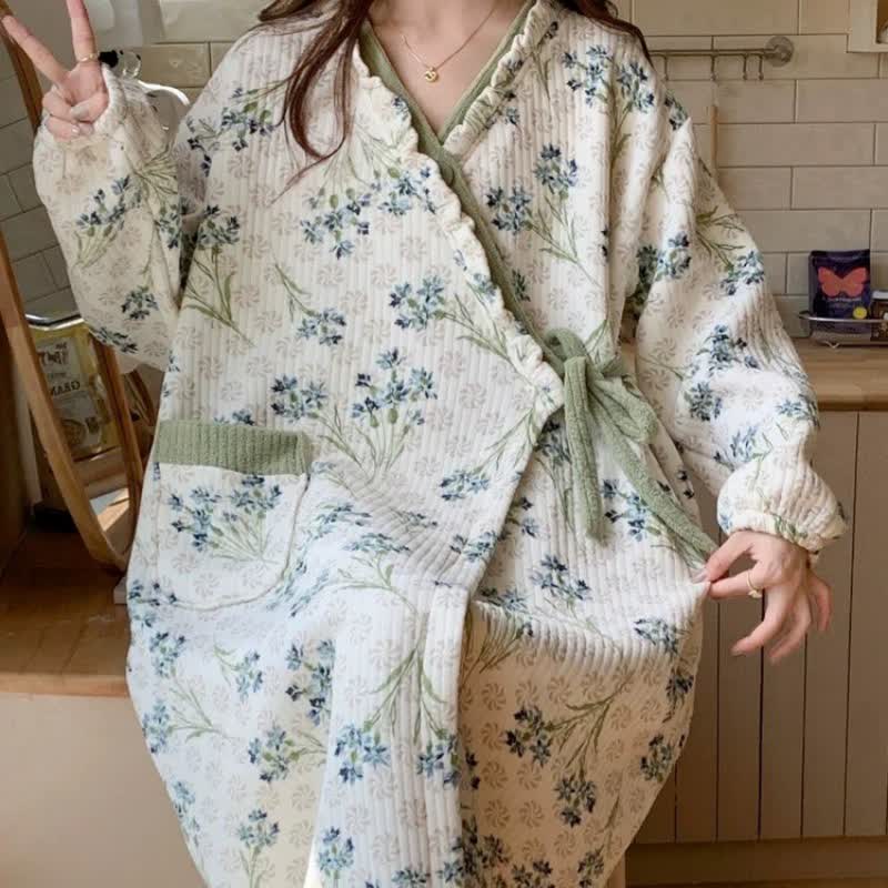 Elegante camicia da notte con volant floreale e tasca - image 2