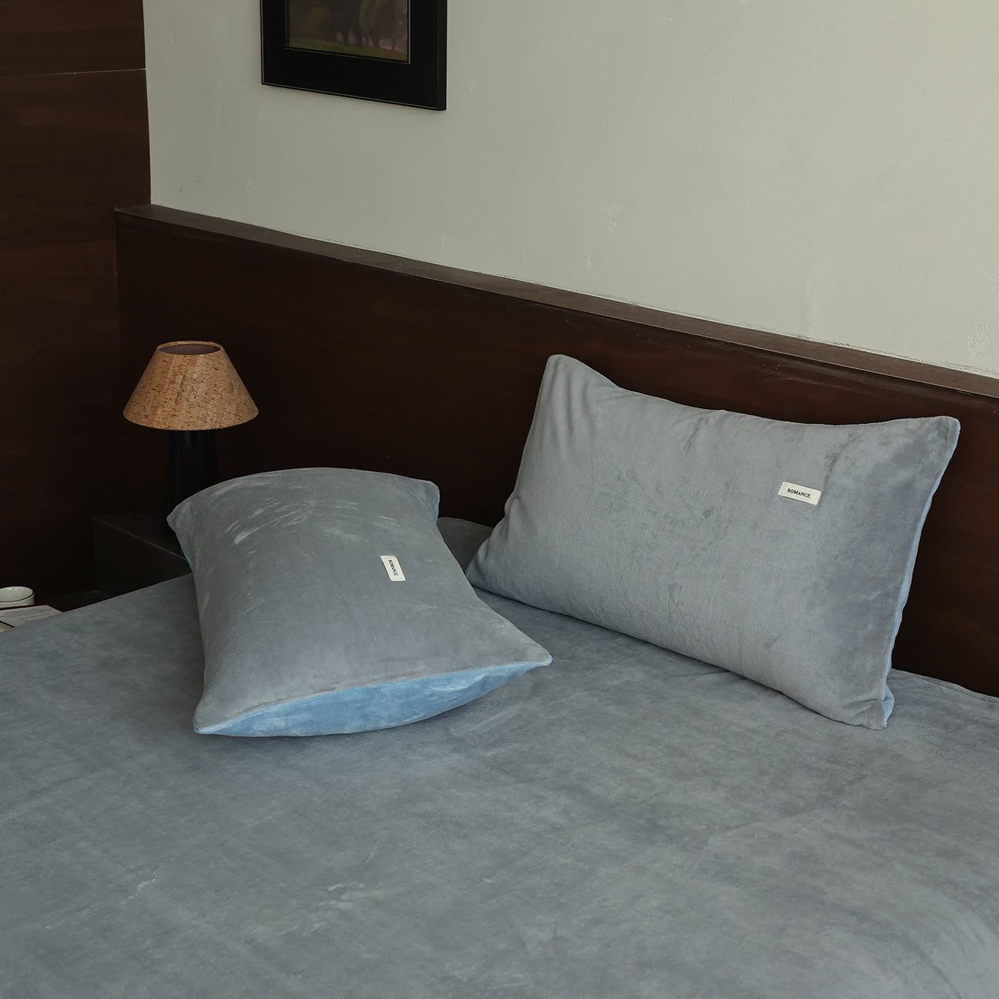 Copriletto caldo e soffice in tinta unita Ownkoti - Grigio blu - 2 federe - 48cm x 74cm - image 9