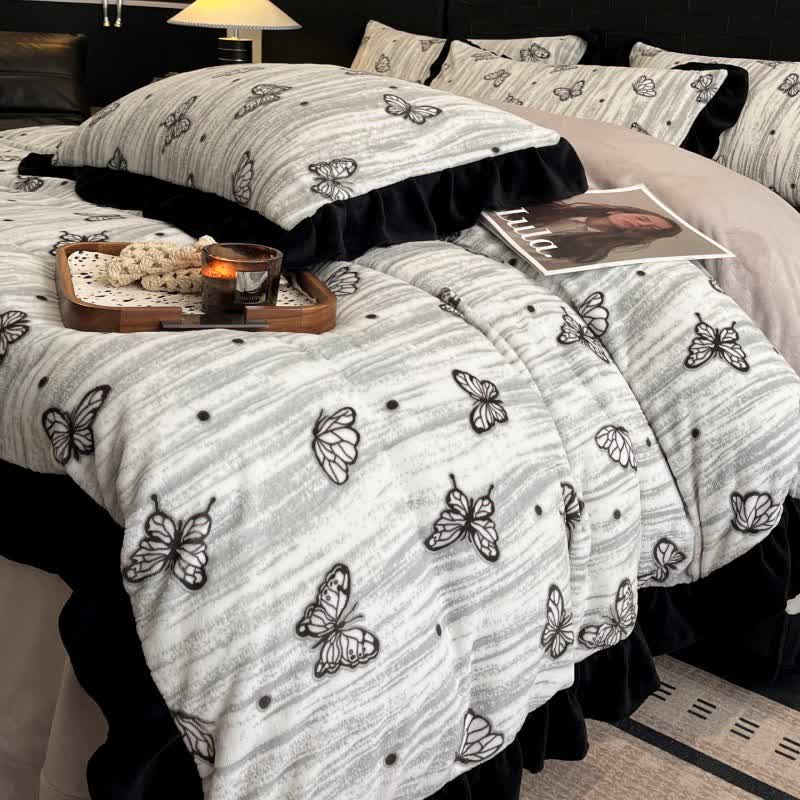 Set di biancheria da letto in peluche con volant a forma di farfalla Ownkoti (4 pezzi) - image 5