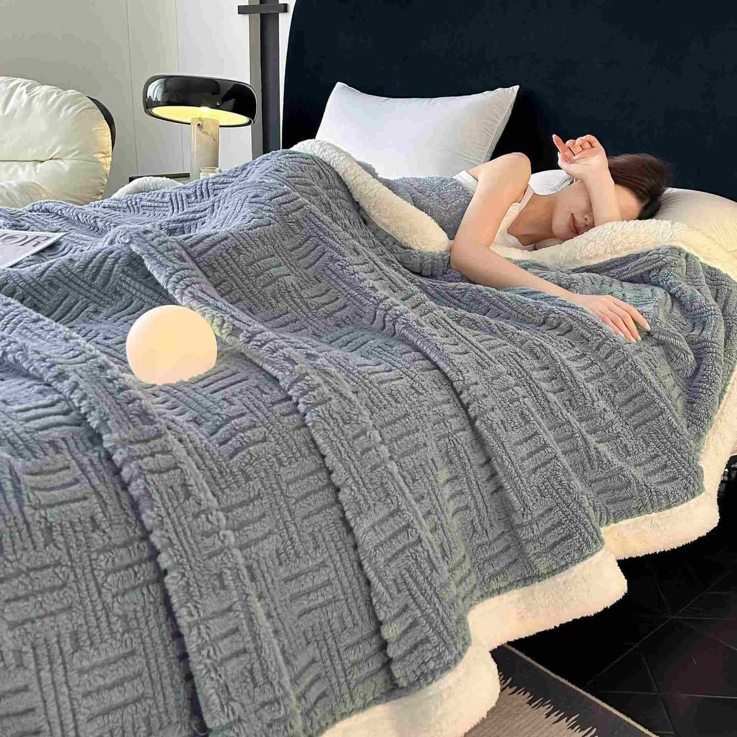 Coperta in peluche jacquard a quadri - image 2