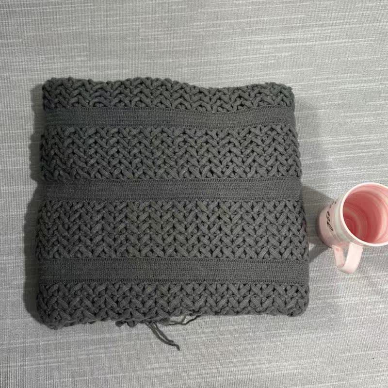 Coperta in maglia geometrica a trecce Ownkoti - Grigio scuro - 130cm x 230cm - image 10