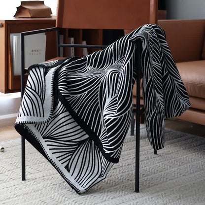 Coperta artistica lavorata a maglia con foglie Ownkoti - Nero - Coperta - 130cm x 240cm - image 10