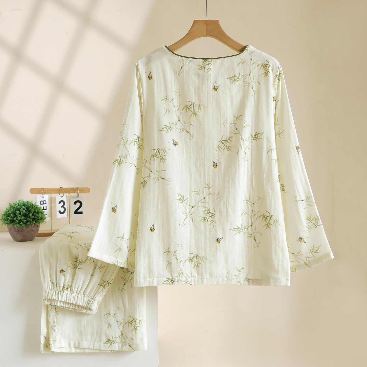 Loungewear in cotone con farfalle di bambù di ispirazione orientale Ownkoti - image 1